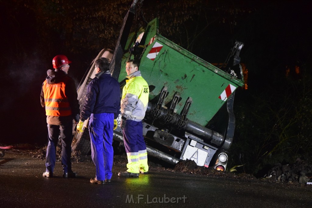 Container LKW umgestuerzt Koeln Brueck Bruecker- Dellbruecker Mauspfad P175.JPG - Miklos Laubert